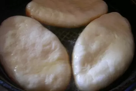 Постные жаренные пирожки с картошкой: шаг 6