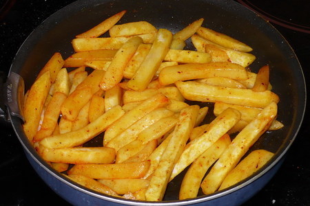 Фото к рецепту: Картошка жареная со специями