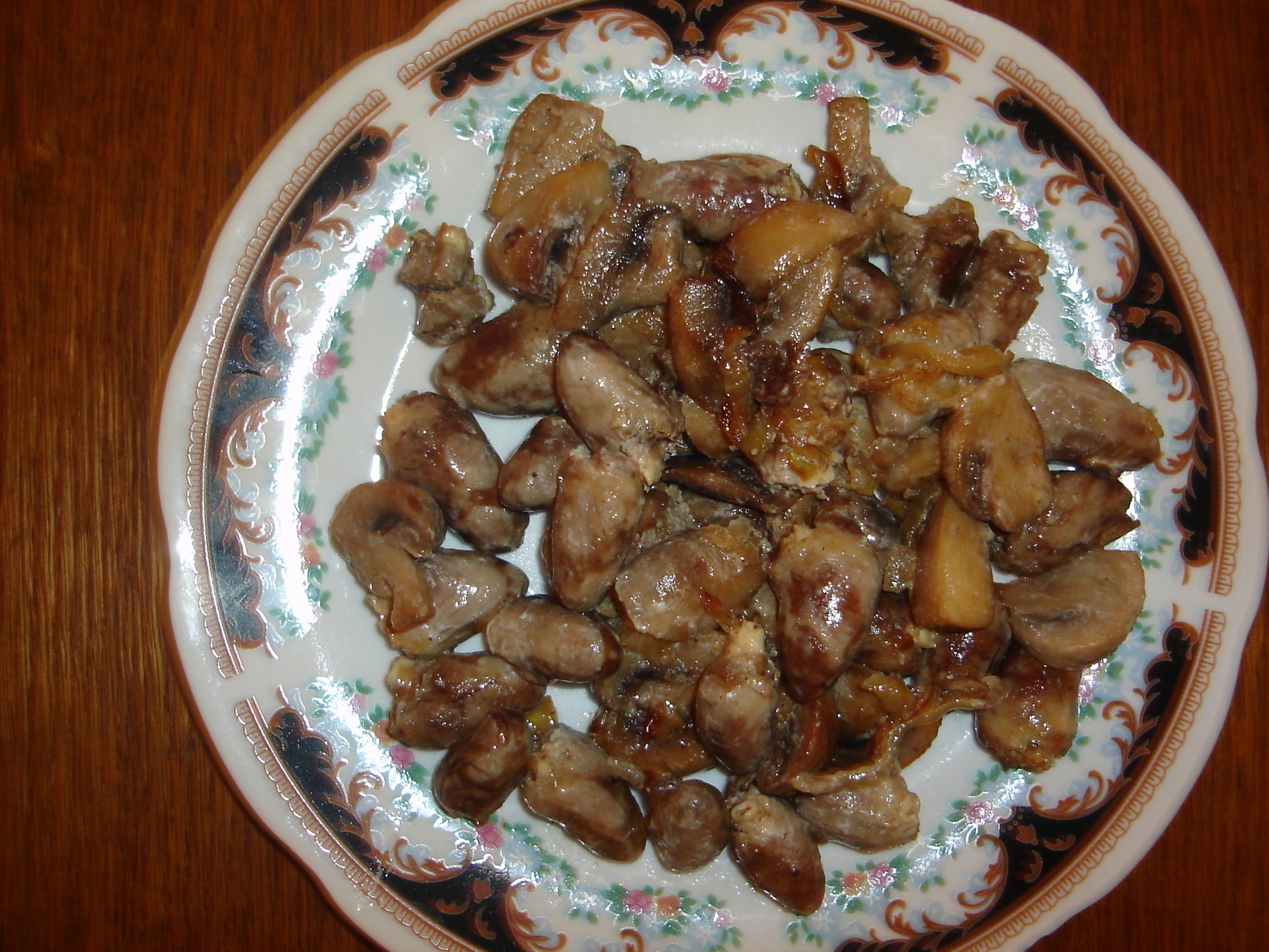 Вкусная гречка с куриными сердечками и грибами: пошагово с фото
