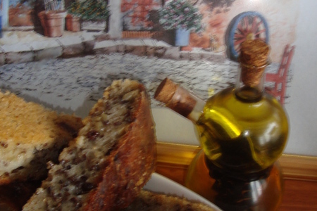 Хлеб с семенами, семечками и изюмом на итальянской закваске вiga