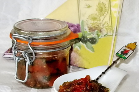 Фото к рецепту: Конфитюр из помидорок черри и базилика