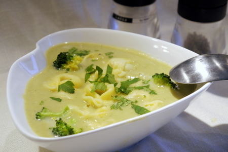 Суп-крем с брокколи и тортеллини