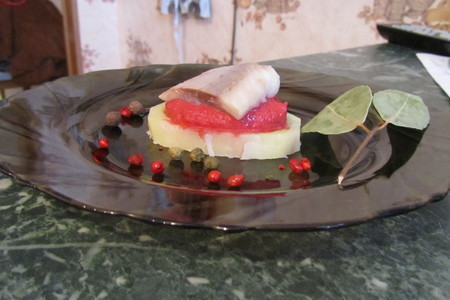 Фото к рецепту: Субботняя закуска из картофеля с сельдью