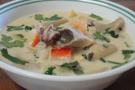 Крем суп с морскими гадами,беконом и грибами