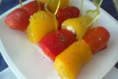 Рулетики из печеного болгарского перца...с сырным кремом)))