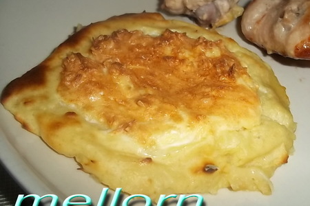 Фото к рецепту: Ватрушки картофельные с сыром