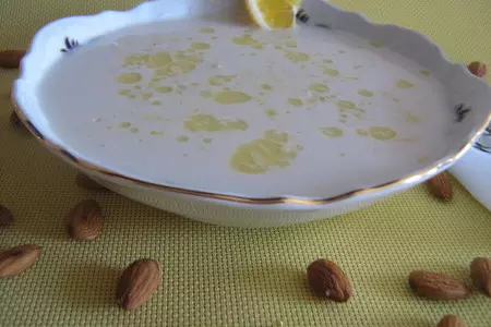Суп - пюре из курицы и  миндаля