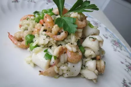 Ризотто с зеленым горошком и морепродуктами