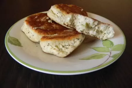 Сырники с  гречневой мукой и банановой начинкой.