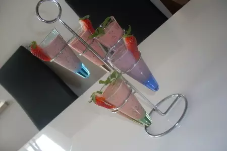 Клубнично-мятный smoothie.