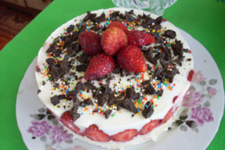 Фото к рецепту: Десерт с клубникой и шоколадом