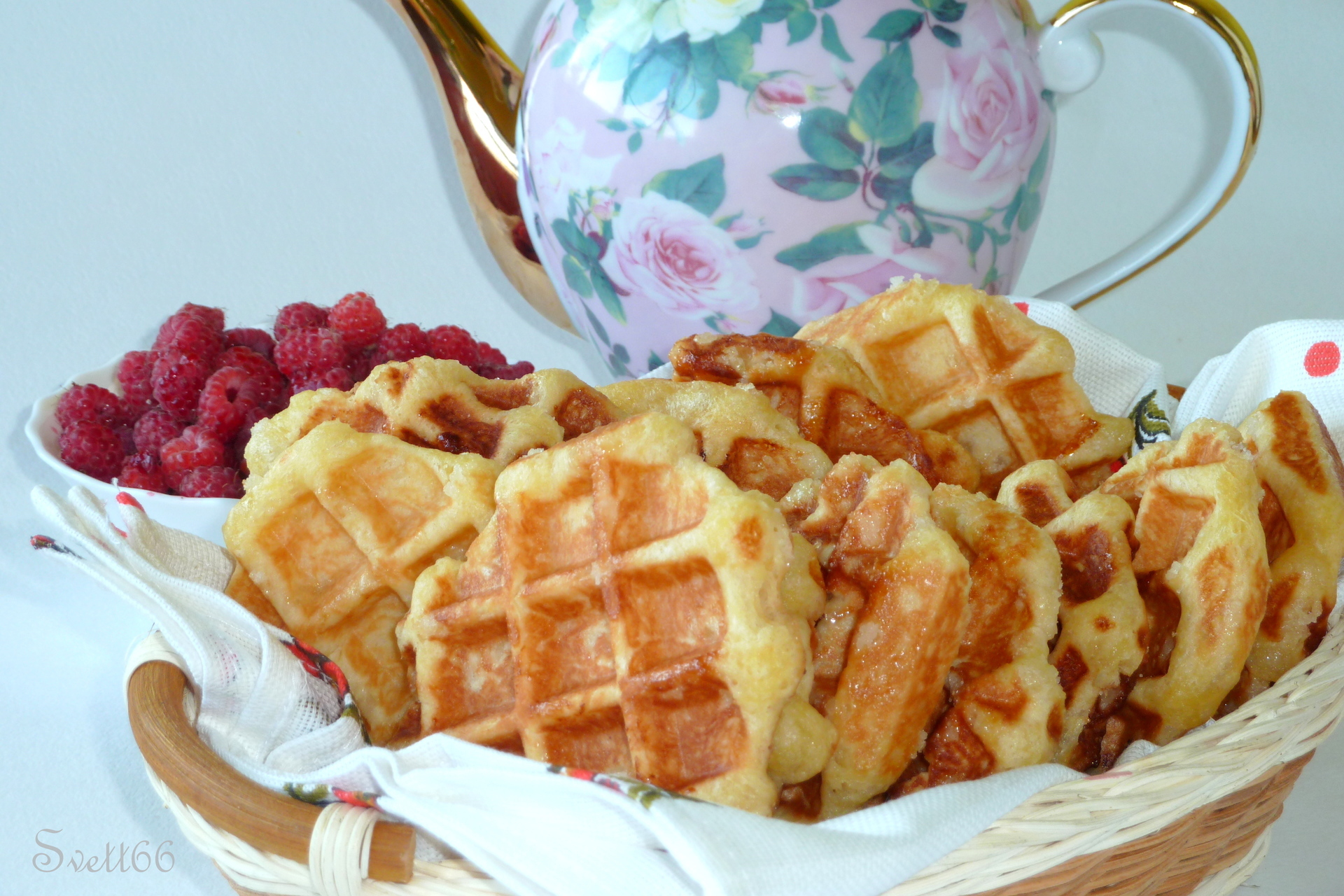 Традиционные льежские вафли - пошаговый рецепт с фото (94222 просмотра)