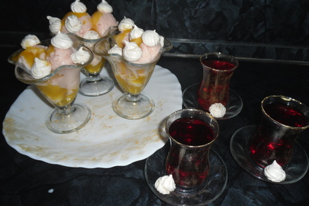 Грейпфрутовое мороженое с манговым соусом и безе "baiser de pamplemousse"