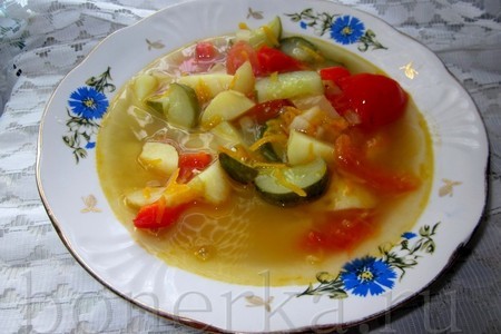 Фото к рецепту: Болгарский суп с огурцами
