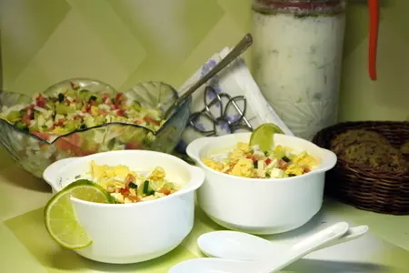 Овощная окрошка с брынзой и яйцами на простокваше