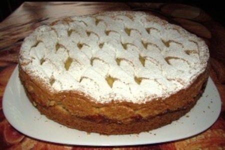 Фото к рецепту: Яблочный пирог с нежным кремом
