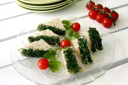 Мини-бутерброды  с курицей