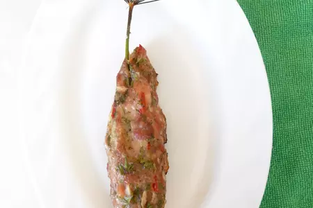 Люля - кебаб на укропной палочке (кулинарный алфавит)