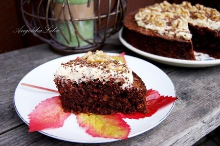 Шоколадно-свекольный  торт с грецкими орехами