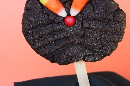Фото к рецепту: Печенье в виде черной кошки