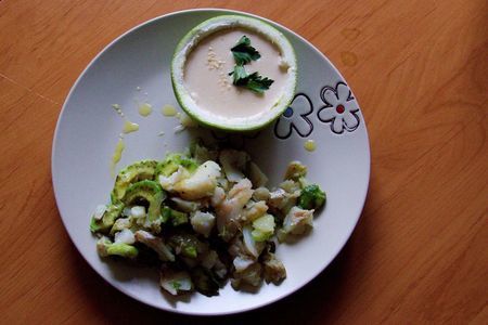 Салат из белой рыбы под сливочным соусом