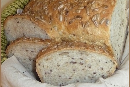 Фото к рецепту: Отрубной хлеб с семенами и другие добавки для пшеничного хлеба