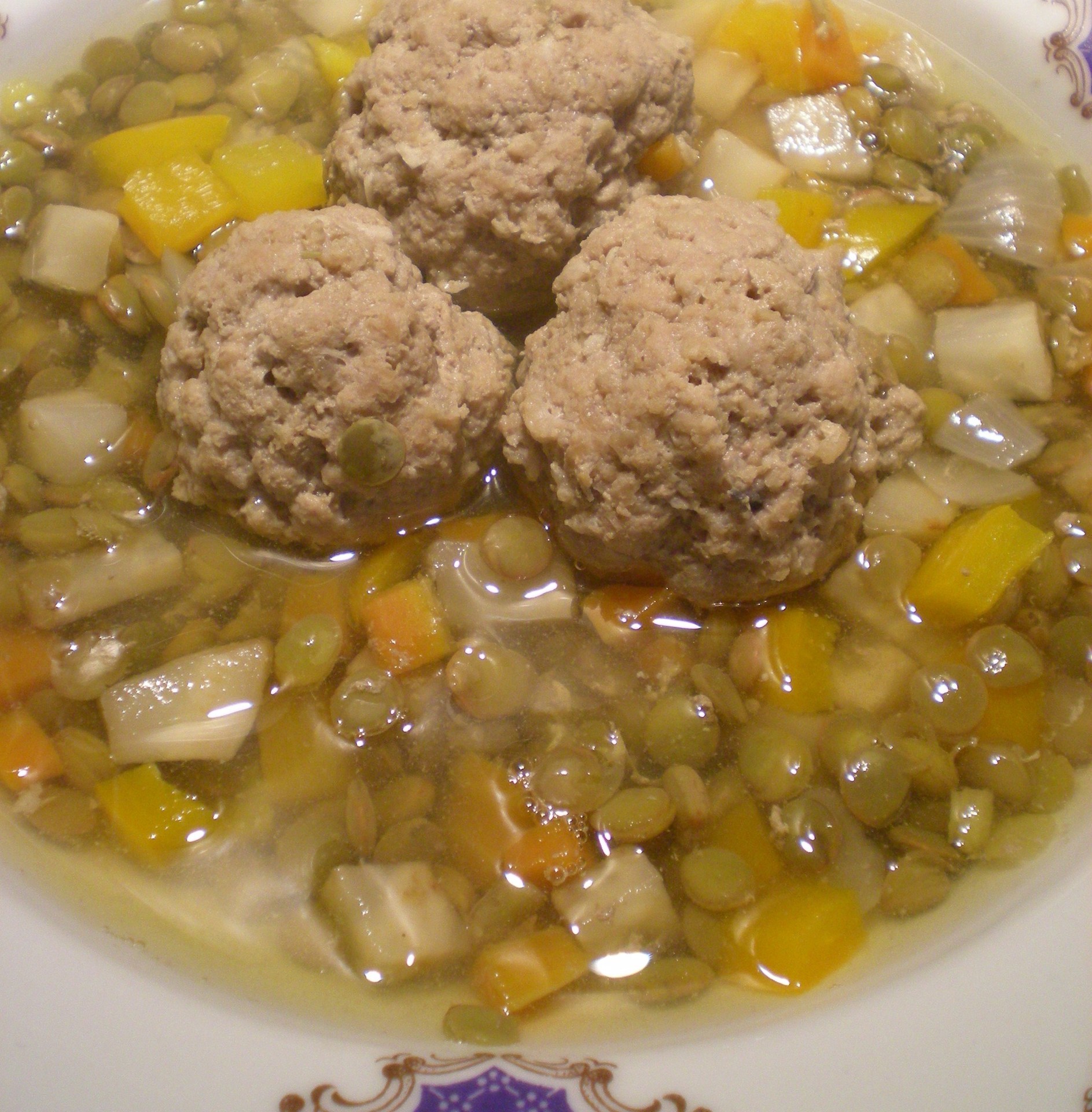 Чечевичный суп с фрикадельками и рисом