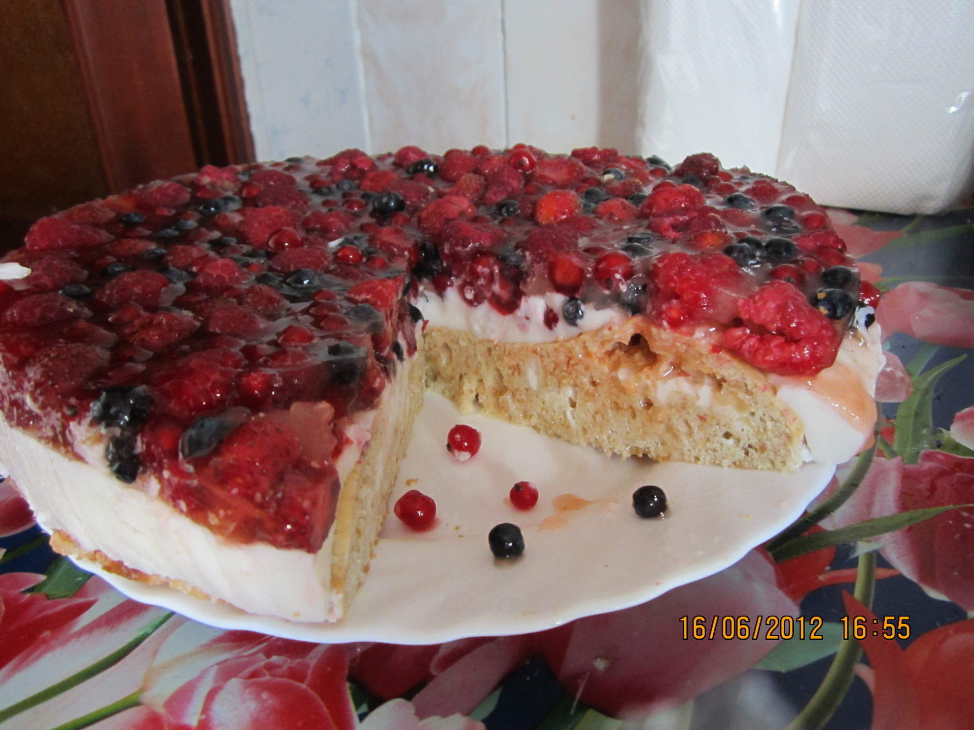 Польские десерты со сметаной. Лелея десерт сметанный ванильный. Сметана с ягодами. Кремовый десерт. Крем со сметаной.