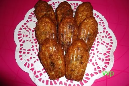Медовые мадленки с шоколадной крошкой и орехами