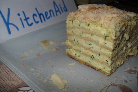 Фото к рецепту: Закусочный торт "три сыра"