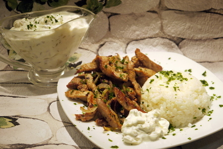 Фото к рецепту: Мясо по-гречески „γύρος“