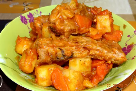Жаркое из свиных рёбер с овощами