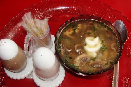 Фото к рецепту: Суп с шампиньонами и диким рисом
