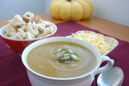 Фото к рецепту: Тыквенный суп-пюре "по грибы"