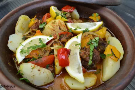 Тажин с бараниной и овощами.