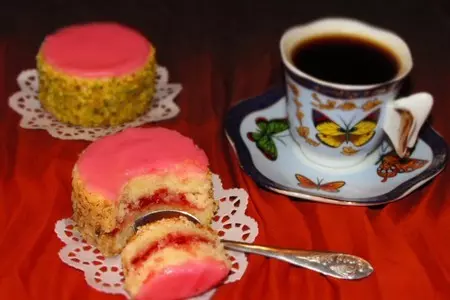 Орехово-песочные пирожные в мультиварке.