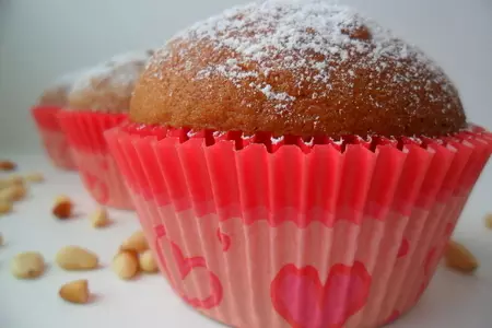 Сливочные кексы с мёдом и кедровыми орехами