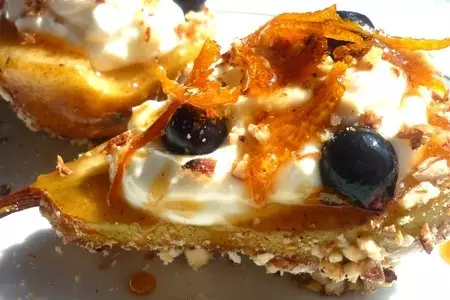 Груши в орехах с сырным кремом
