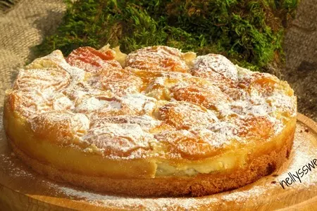 Тарт с вкусным кремом и карамелизированными абрикосами