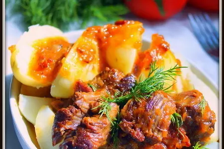 Говяжья голяшка в томатном соусе, по мотивам оссобуко. (osso buco)