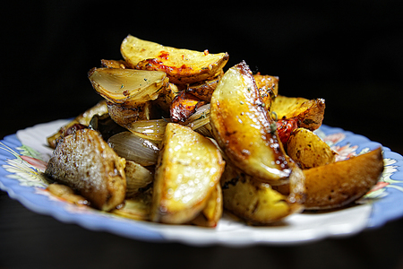 Фото к рецепту: Картофель запеченный с бальзамическим уксусом
