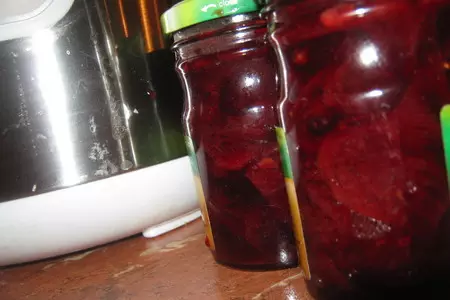 Маринованная свекла с черной смородиной (мультиварка)