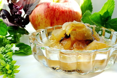 Варенье из яблок с мятой и базиликом