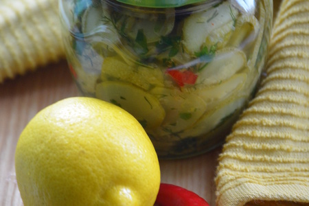Фото к рецепту: Кабачки в лимонном масле