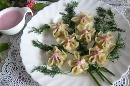 Фото к рецепту: Паровые пельмени со свининой и капустой (дуэль)
