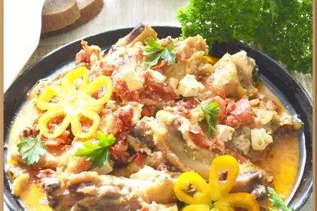 Курица в мультиварке.(по мотивам курица саганаки)