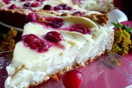 Деревенский пирог с яблоками и клюквой
