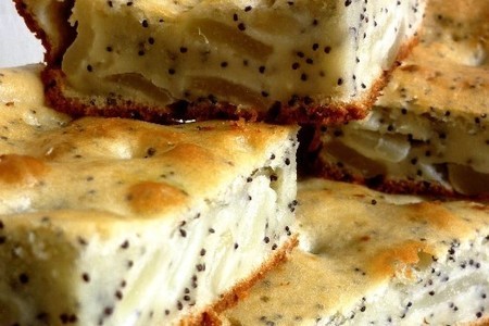 Пирог быстрый и простой с грушами и маком