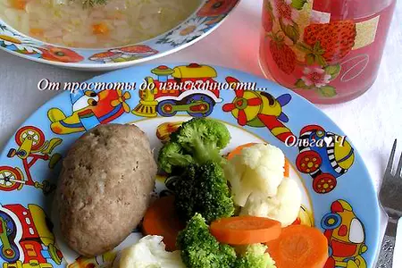 Щи с яблоками, зразы и овощи на пару, вишневый морс - идеальный обед для малыша за 60 мин