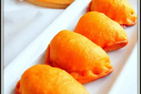 Пирожки-бутерброды, из томатного теста, с сыром